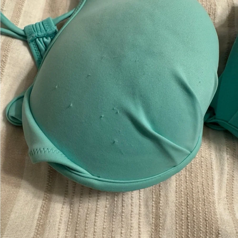 Bikini - Picture 2 of 3